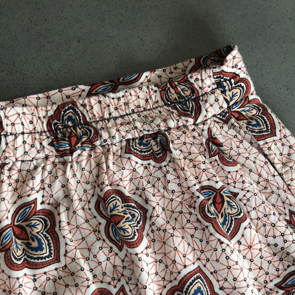 H&M viscose printed lightweight shorts - Picture 7 of 7